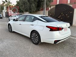 نيسان ألتيما